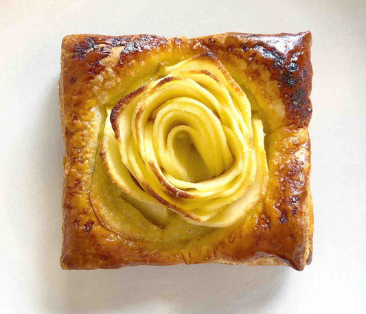 Apple Tart with Puff Pastry and Vanilla Custard
